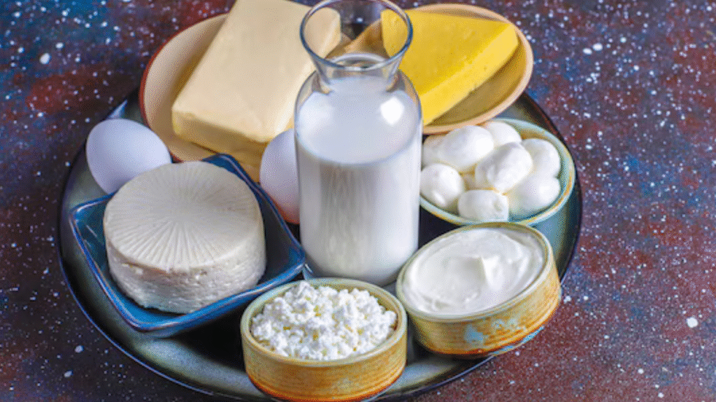 . दूध और डेयरी प्रोडक्ट्स,